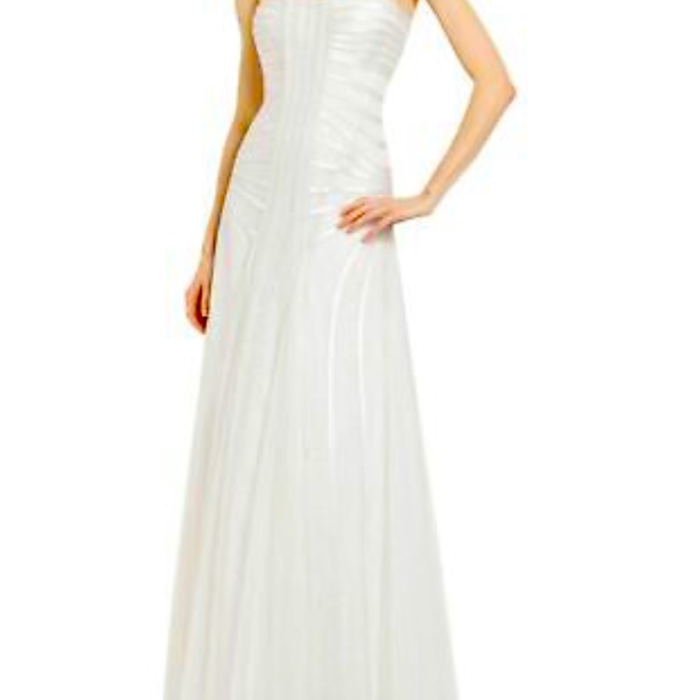 BCBG BCBGMAXAZRIA Magnolia Strapless Gown Dress White Eggshell Wedding NST6P904